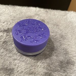KAT VON D "Roxy Purple" pomade